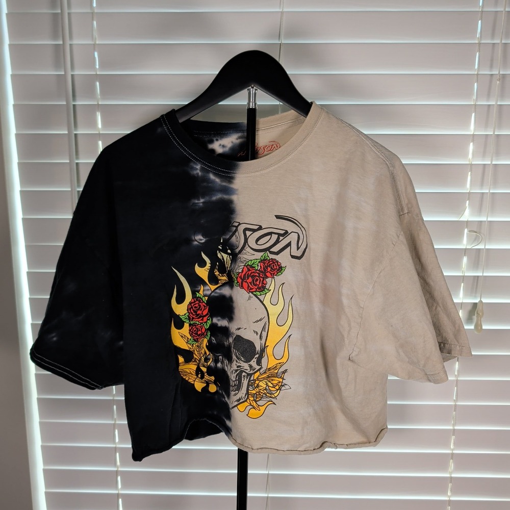 Poison Graphic Tee Women XL Black Tan Split Dye Skull Roses Crop Top Excellent